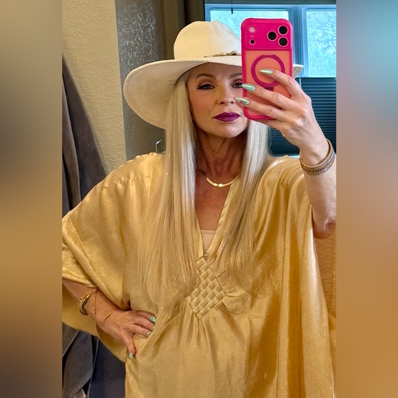 NIKKI BEACH Barbados Floppy Fedora Sun Hat in White with Cowrie Shells - Picture 3 of 13